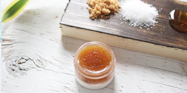 Dudak kuruluğu ve çatlamasını yok eden tarif