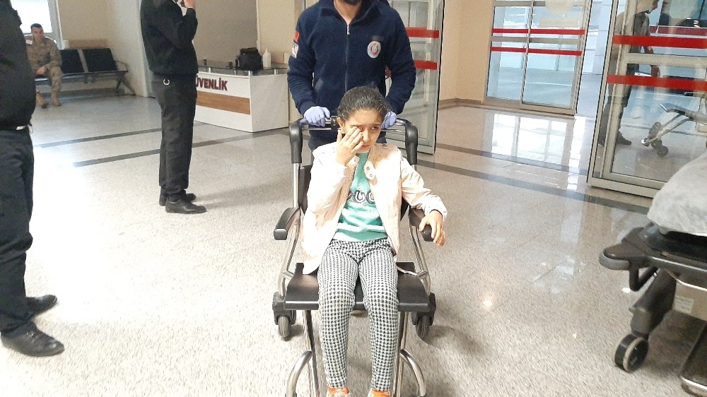 Düdüklü tencere bomba gibi patladı: 2 yaralı 