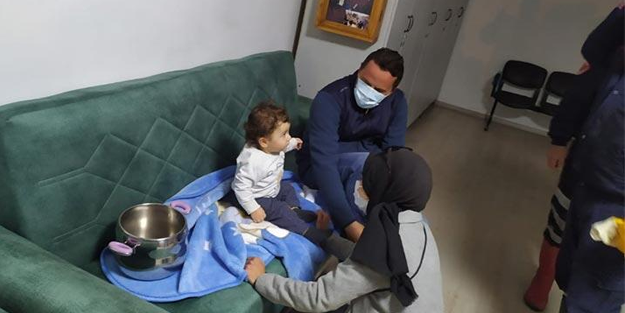 Düdüklü tencereye sıkıştı! İtfaiye kurtardı