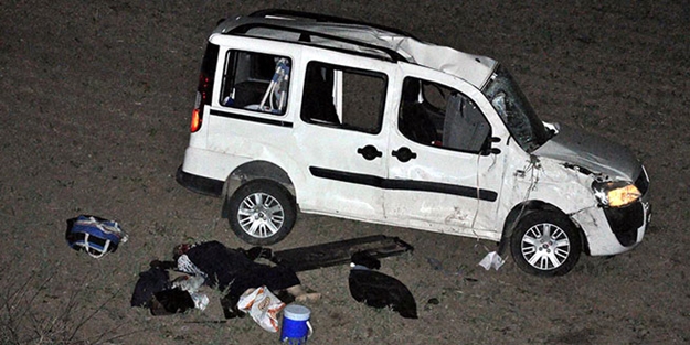 Düğün dönüşü feci kaza: 3 ölü, 3 yaralı