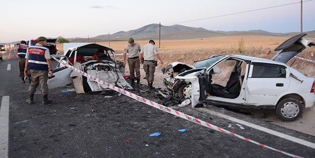 Düğün konvoyu kana bulandı: 3 ölü