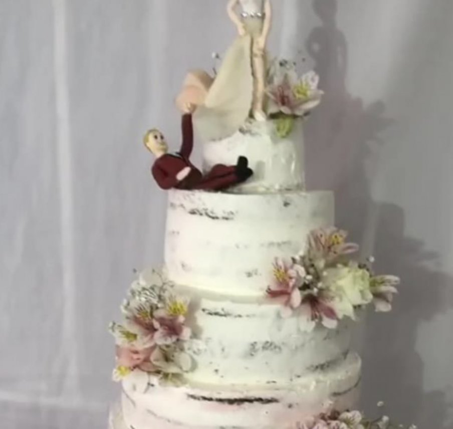 Düğün pastasına koyduğu uyuşturucuyu davetlilere yedirdi