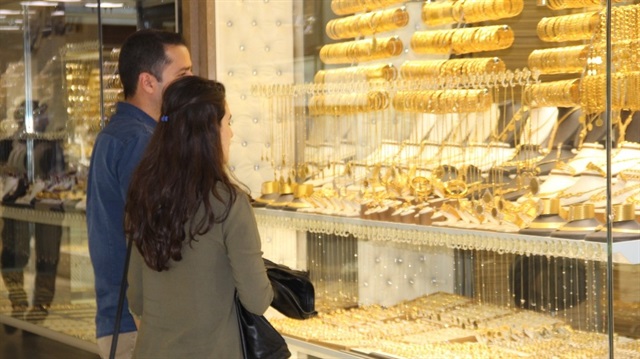 Düğün sezonu açıldı gram altına talep arttı