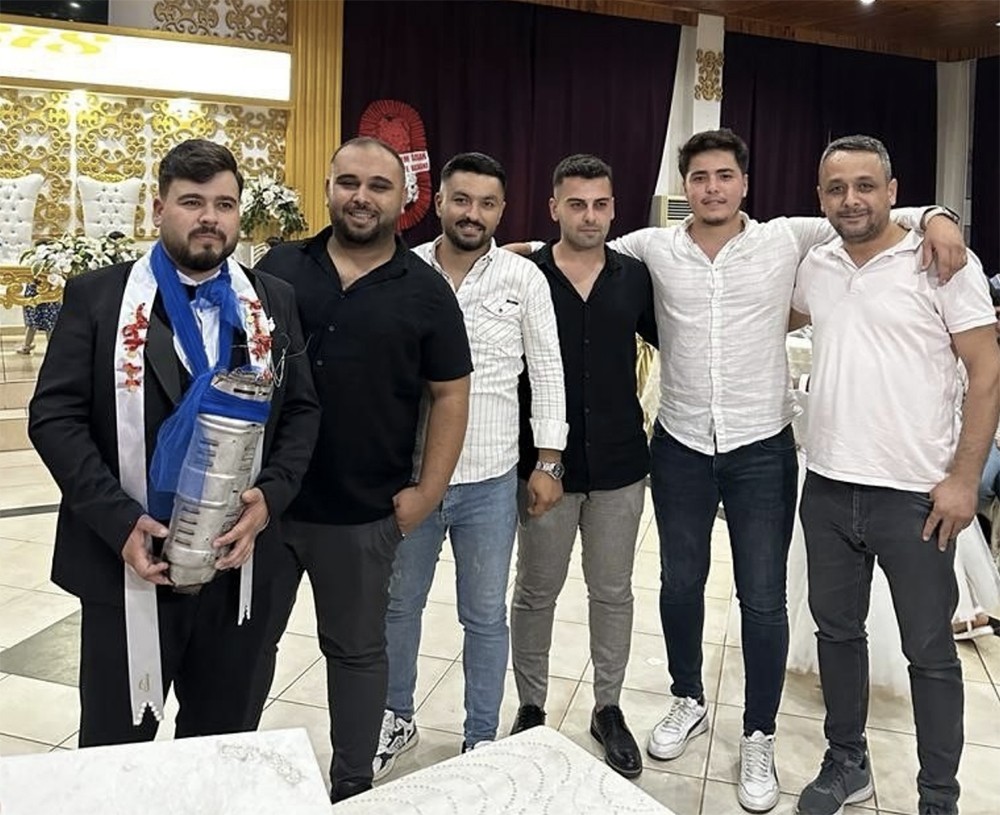 Düğünde altın yerine “Katalizör” taktılar