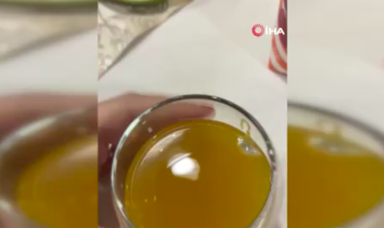 Düğünde bardağın içinden çıkan şok etti!