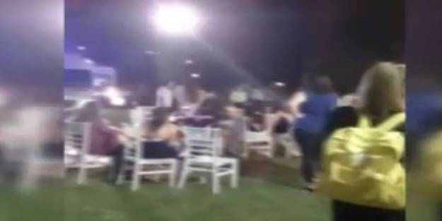 Düğünde facia! Ağaç devrildi: 1 ölü, 7 yaralı