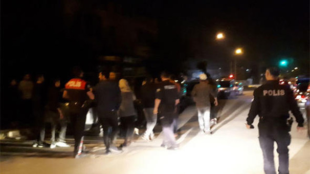Düğünde halay kavgası! Polis araya girince...