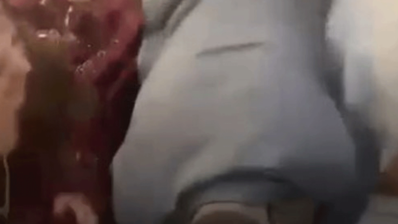 Düğünde inanılmaz anlar! Gelin bir anda yerde kaldı!