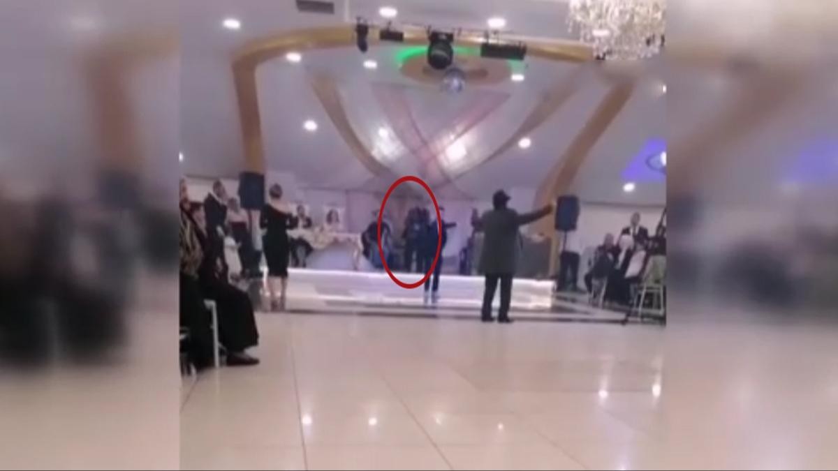 Düğünde şarkı söylerken bir anda yere yığıldı! Giresunlu sanatçı hayatını kaybetti: Dehşet anları kamerada
