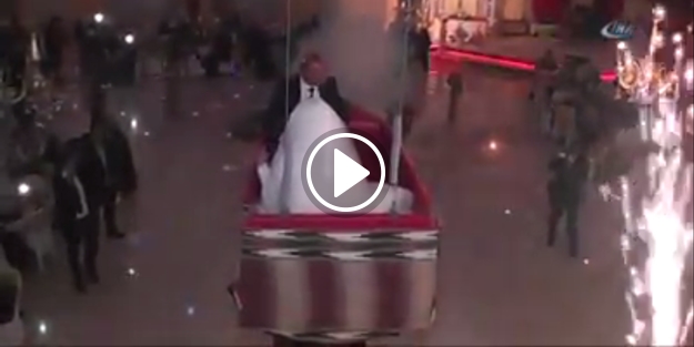 Düğünlerinde öyle bir şey yaşadılar ki...