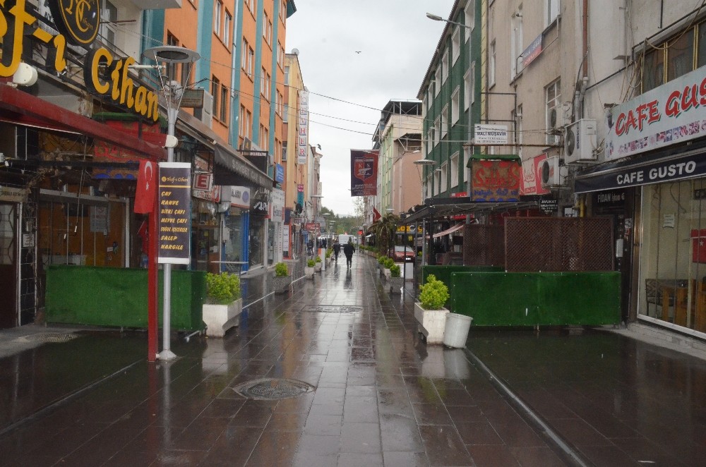 Dükkanları kapalı olan esnaf belediyeye teşekkür etti 