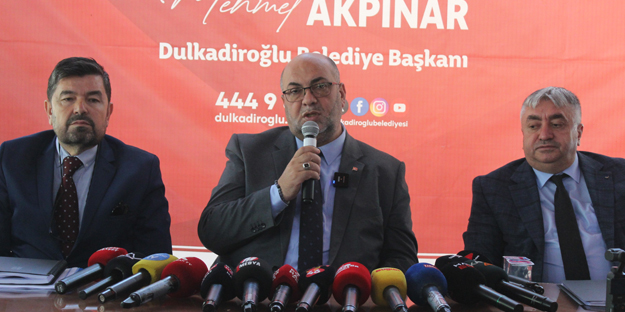 Dulkadiroğlu Belediye Başkanı Mehmet Akpınar’ın ilk eseri Gecenin Kalbi raflarda...