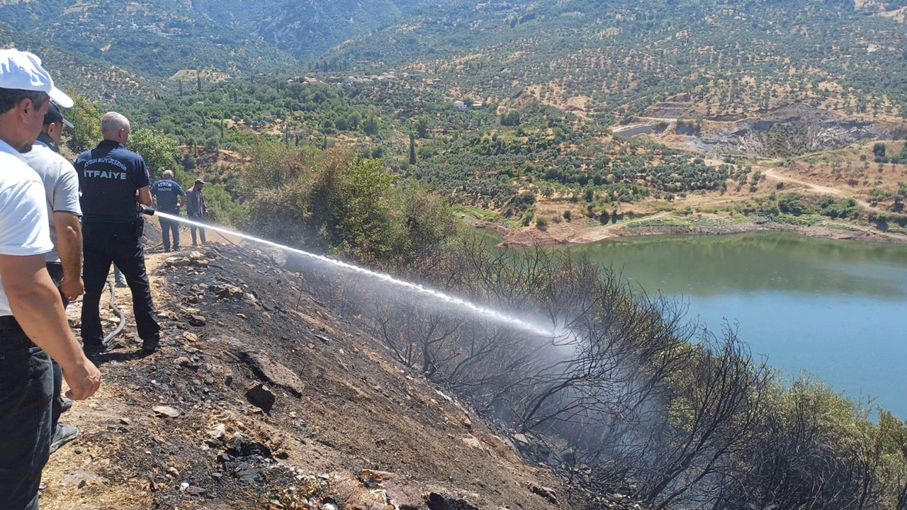 Dumanı gören geldi! Halk yangını büyümeden söndürdü