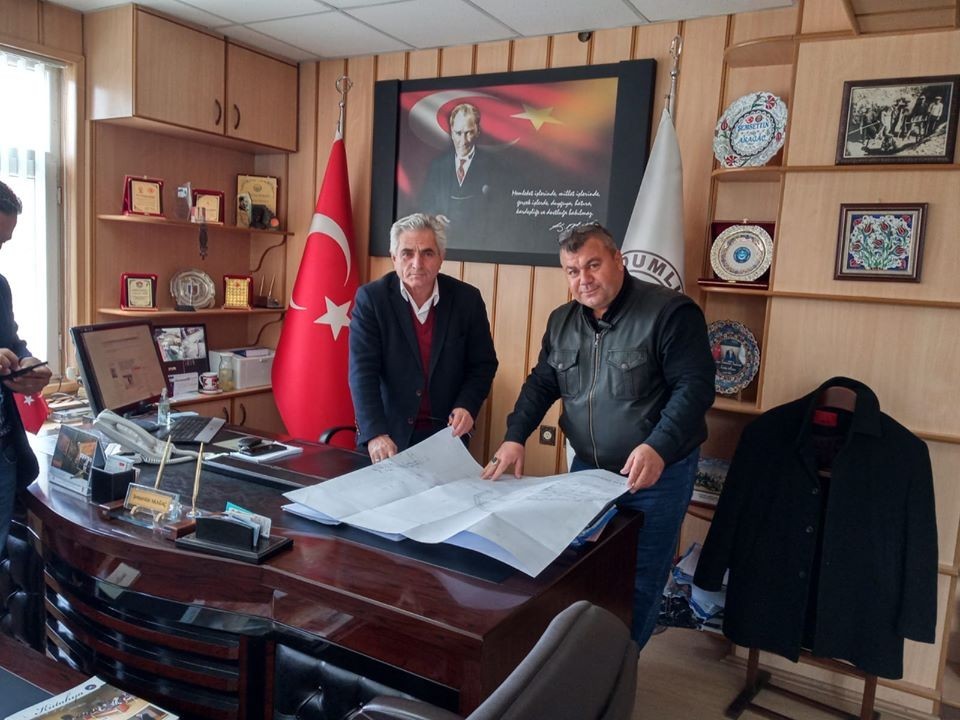Dumlupınar halı saha projesinde imzalar atıldı 