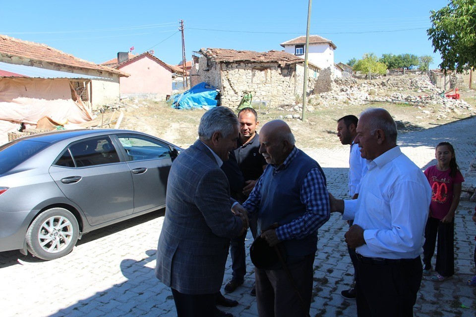 Dumlupınar protokolü şehit ve gazi ailerini ziyaret etti 