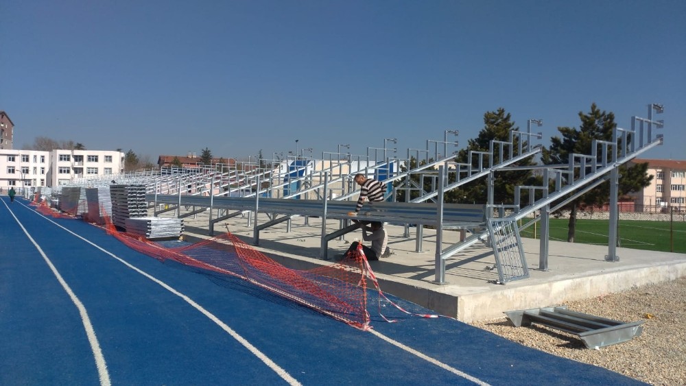Dumlupınar stadında portatif tribün çalışmaları başladı 