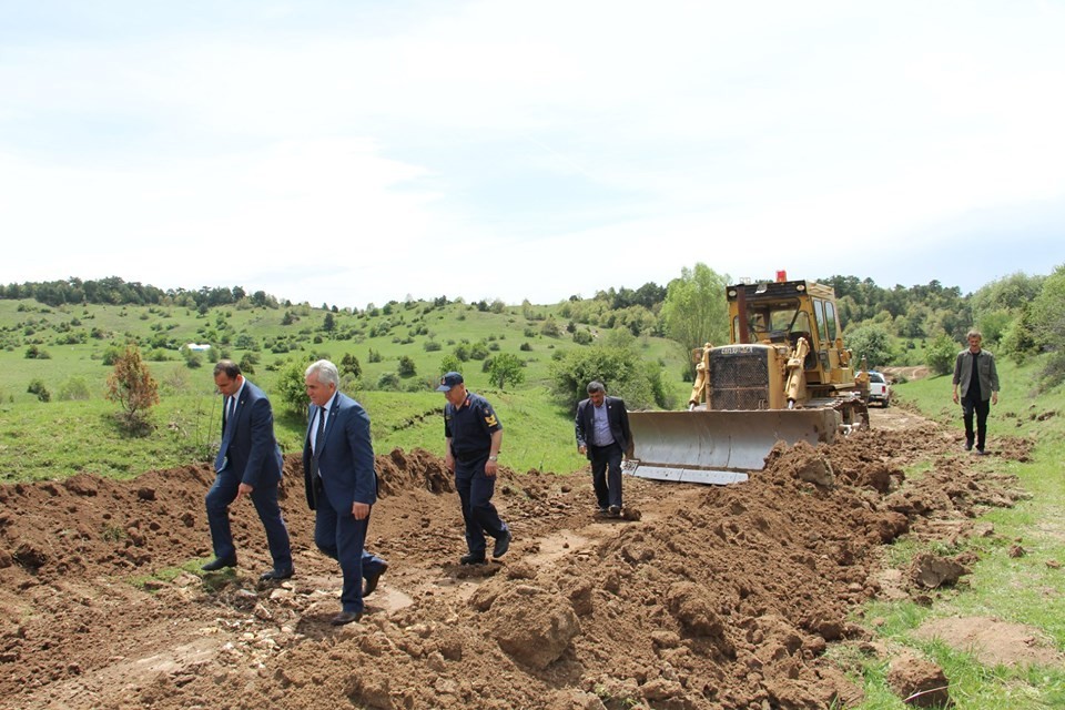 Dumlupınar’da yangın yolu yapım ve onarım çalışmaları 