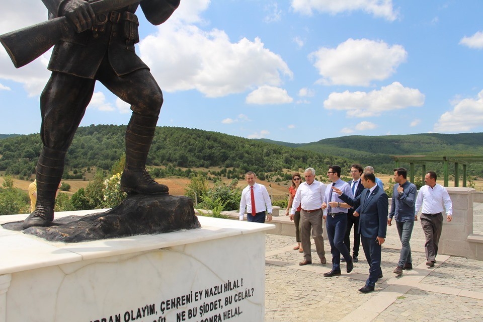 Dumlupınar’da Zafer Bayramı öncesi hazırlıklar devam ediyor 