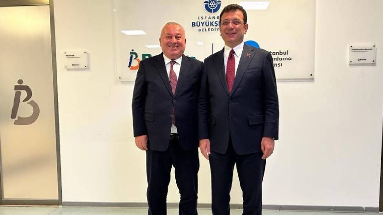 Ekrem’e dün öyle bugün böyle! Fırıldak Cemal kıvırmadan yapamıyor