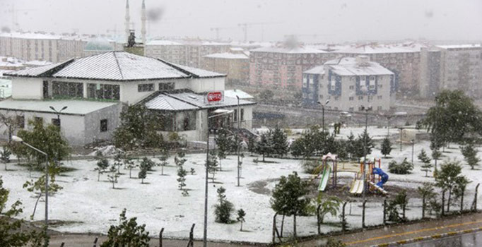 Yılın ilk karı yağdı!