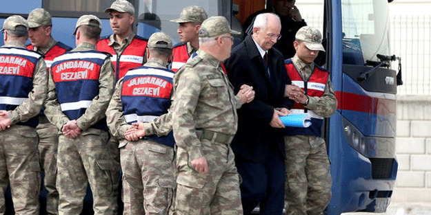 Dün kimse fark etmemişti… Bugün ortaya çıktı! Fotoğrafta dikkat çeken detay