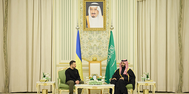 Dün Rusya bugün Ukrayna! Prens Selman Zelenskiy ile görüştü