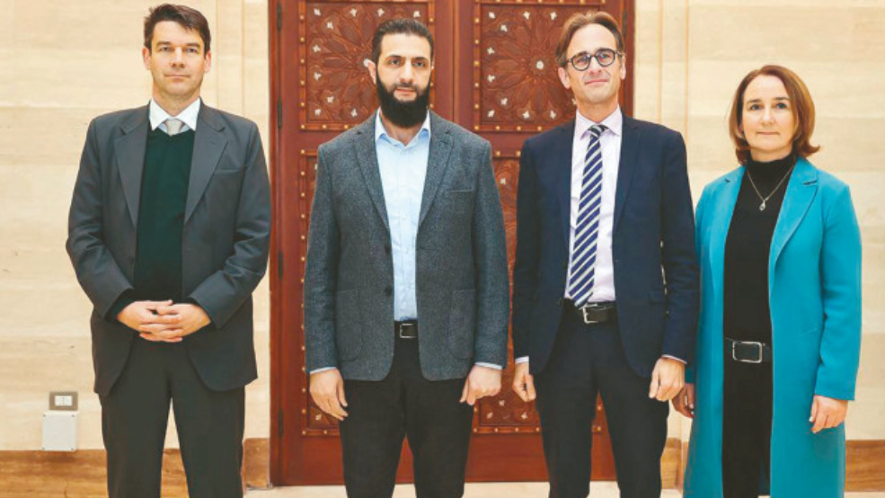 Dün terörist diyorlardı! Onunla görüşebilmek için sıraya giriyorlar