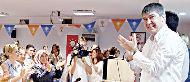 “Dün ‘hayat tarzıma dokunma’ diyenler, bugün ODTÜ’de örtüye karşı”