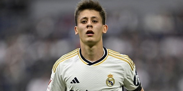 Dünya Arda'yı konuşuyor! Sen ne yaptın böyle Arda... İki gol birden...