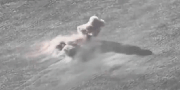 Dünya bunu konuşuyor! Rus İHA'ları defalarca Türk zırhlısı Kirpi'yi hedef alıp bakın neden patlatamadı