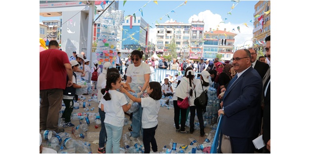 Dünya Çevre Günü Etkinliği Ümraniye Meydanı'nda kutlando