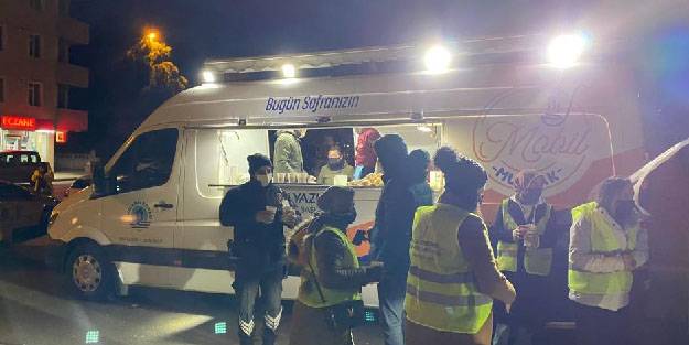 Dünya Çorba İkram Günü’nde Tuzlalı vatandaşlara çorba ikram edildi