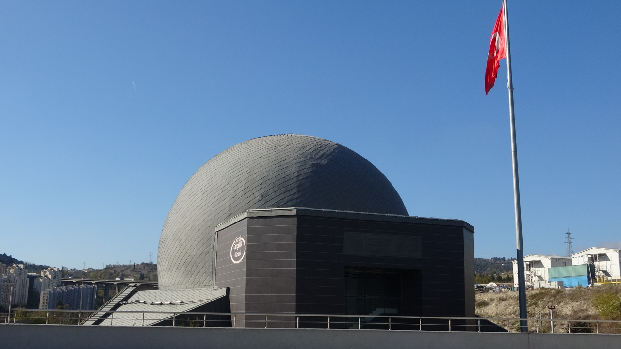 Dünya değişti, CHP kafası değişmedi! Camileri ahıra çeviren zihniyet, Bilim merkezini de çöplük yaptı!