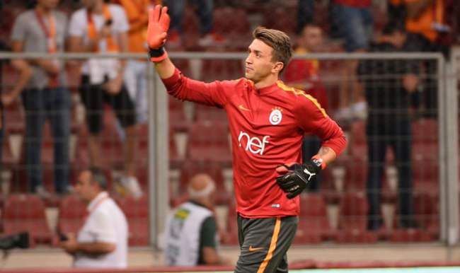 Dünya devi Muslera'yı listesine aldı!