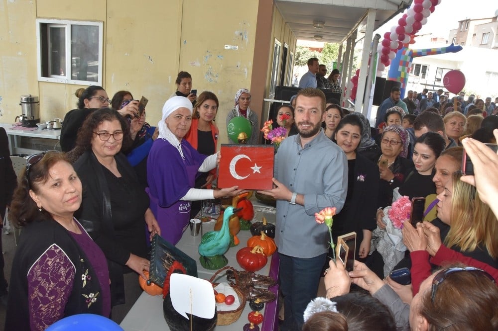 Dünya emekçi kadınlar gününde kadın emeği ve köylü pazarı açıldı 