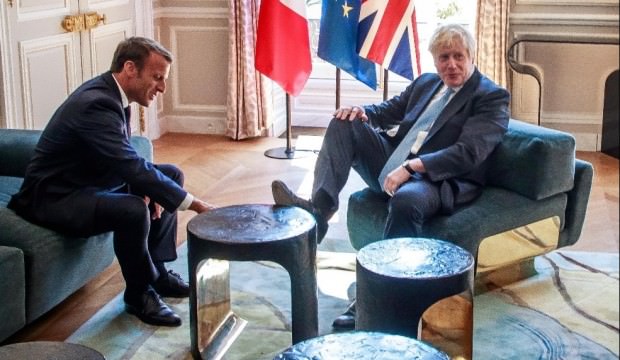 Dünya İngiltere Başbakan'ı Boris Johnson'ın yaptığını konuşuyor