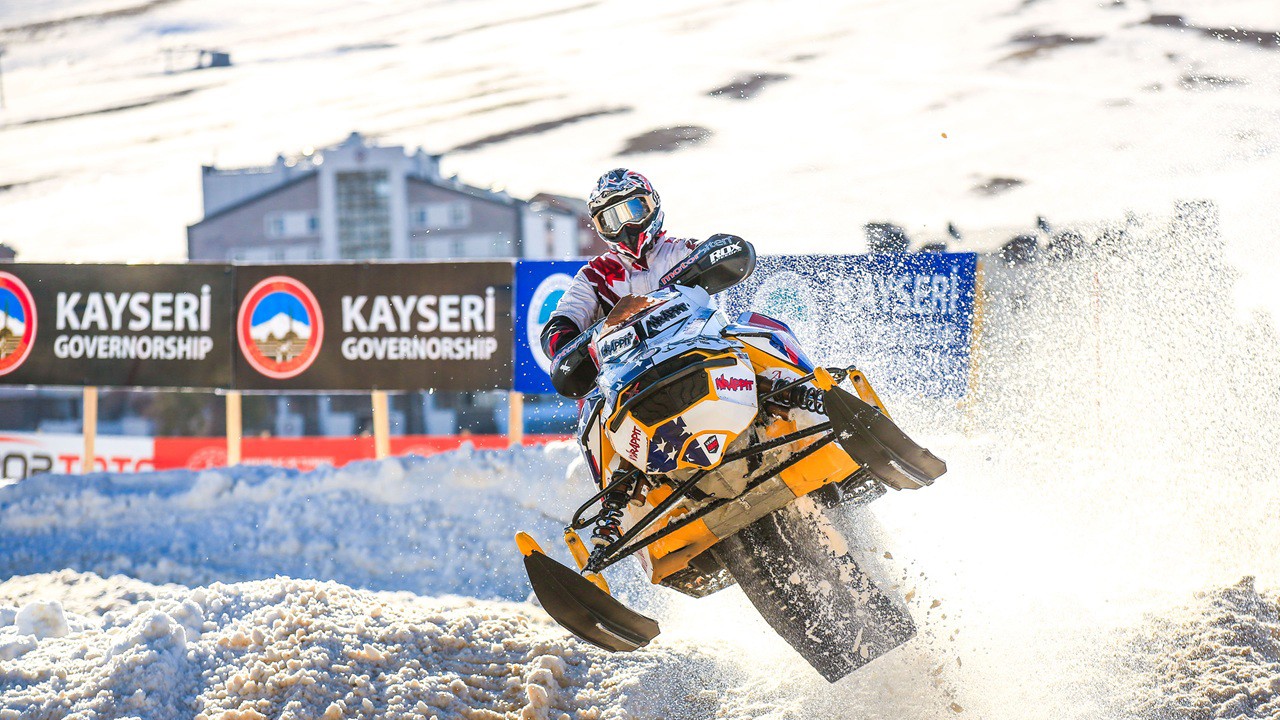 Dünya Kar Motosikleti Şampiyonası’nda final etabı başladı