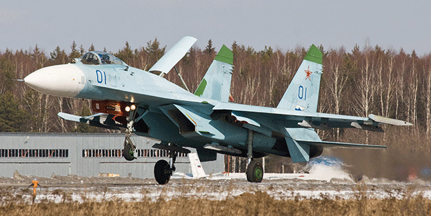 Dünya Karadeniz’e kilitlendi! Rus Su-27 jetinden ABD’ye ağır darbe