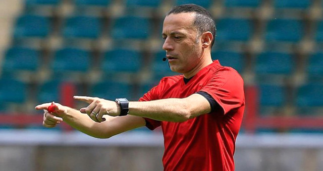 Dünya Kupası'nda bulunan Cüneyt Çakır'a yeni görev