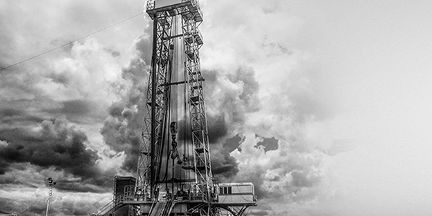 Dünya nefesini tuttu, herkes oradan gelecek müjdeyi bekliyor! Geleceği petrolü için ilk sondaj vuruluyor