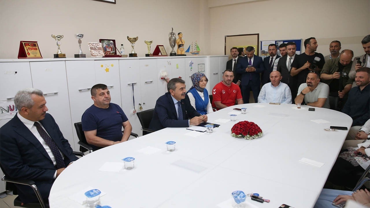 “Dünya ortalamalarının üzerindeyiz elhamdülillah” Öğretmenlerimizle hareket ediyoruz