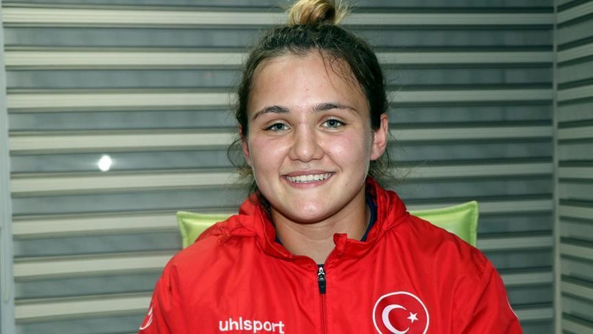 Dünya şampiyonu Yasemin Adar'ın izinden gidiyor