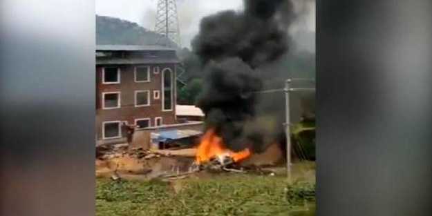 Dünya savaşın eşiğinde! Sınırı ihlal eden savaş uçağını vurdular