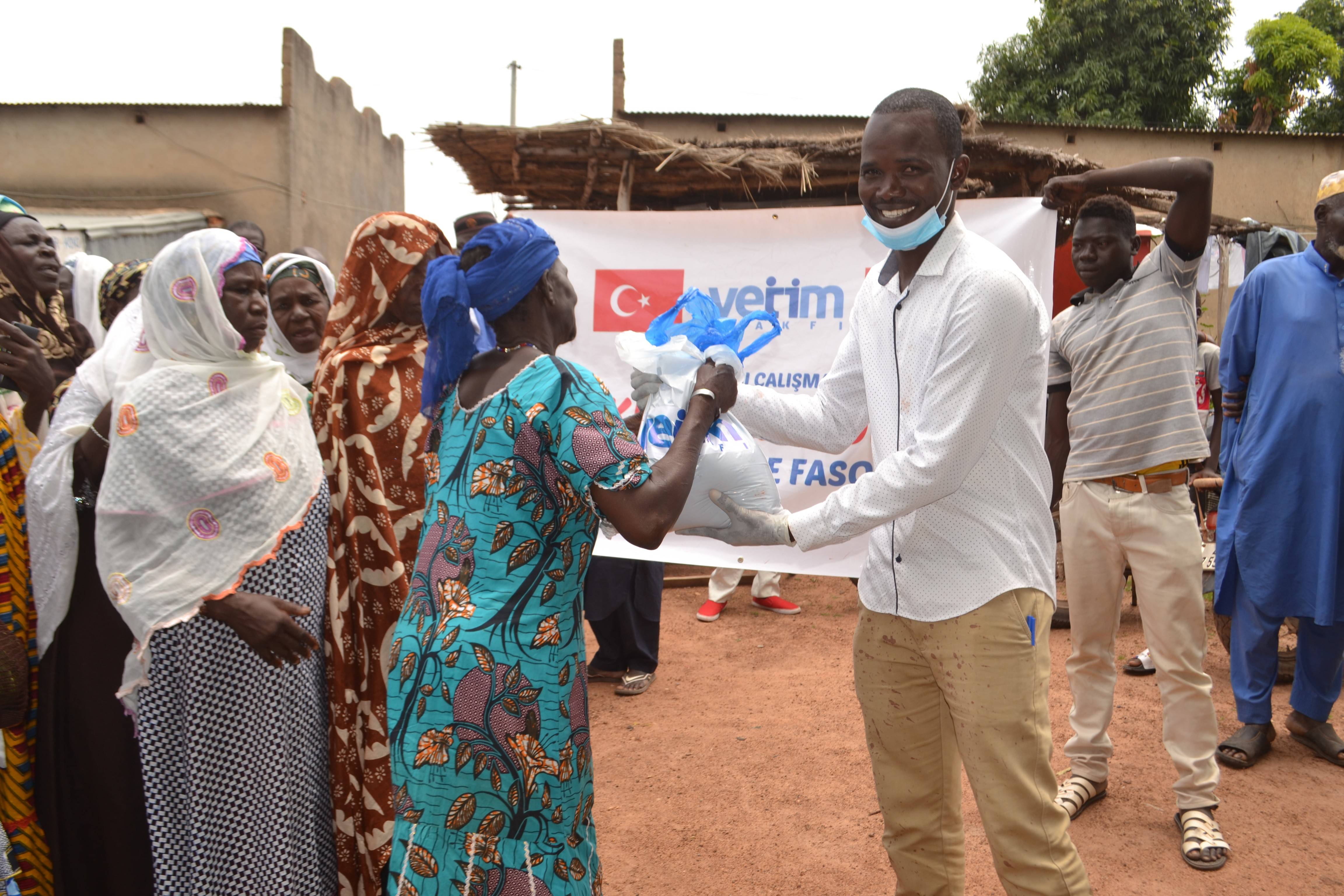 Dünya yetimleri biz bekler