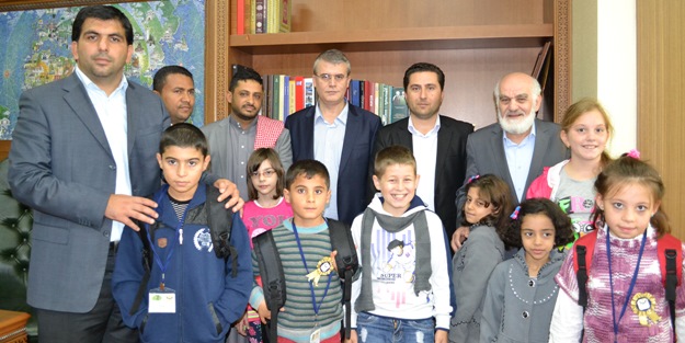 Dünya yetimlerinden AKİT'e ziyaret