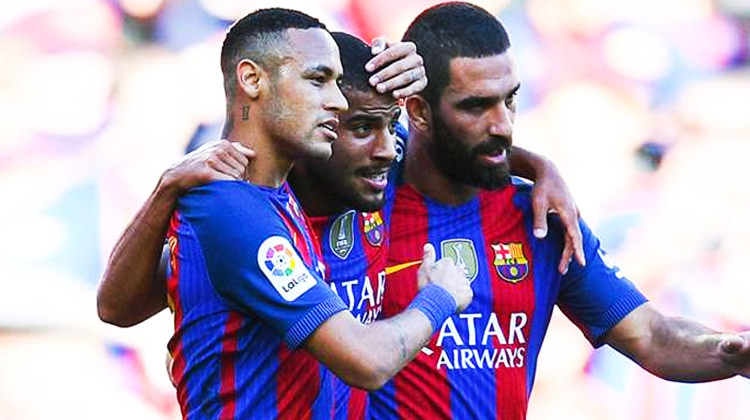 Dünyaca ünlü futbolcu hacamat yaptırdı! Olay oldu...