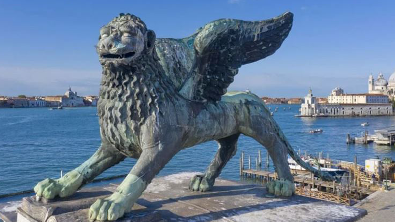 Dünyaca ünlü heykel Çin malı çıktı