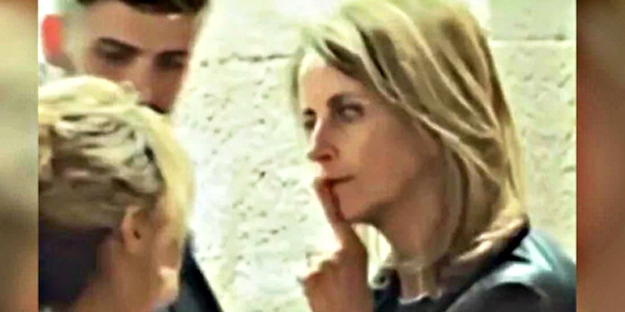 Dünyaca ünlü isim Shakira Gerard Pique'nin annesinden şiddet gördü: Çenesinin altını sıktı: Binlerce kez paylaşıldı!