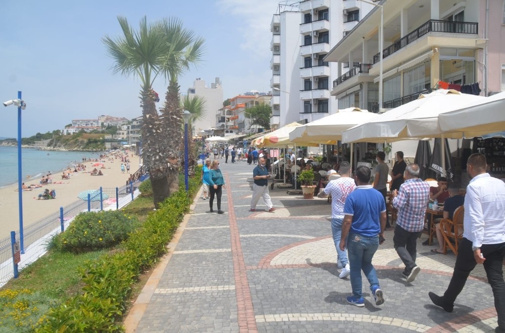Dünyaca ünlü Kadınlar Plajı sahil bandı yenilendi 