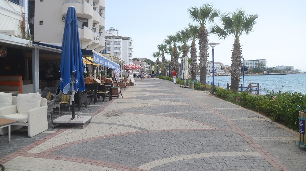 Dünyaca ünlü Kadınlar Plajı sahil bandı yenilendi 